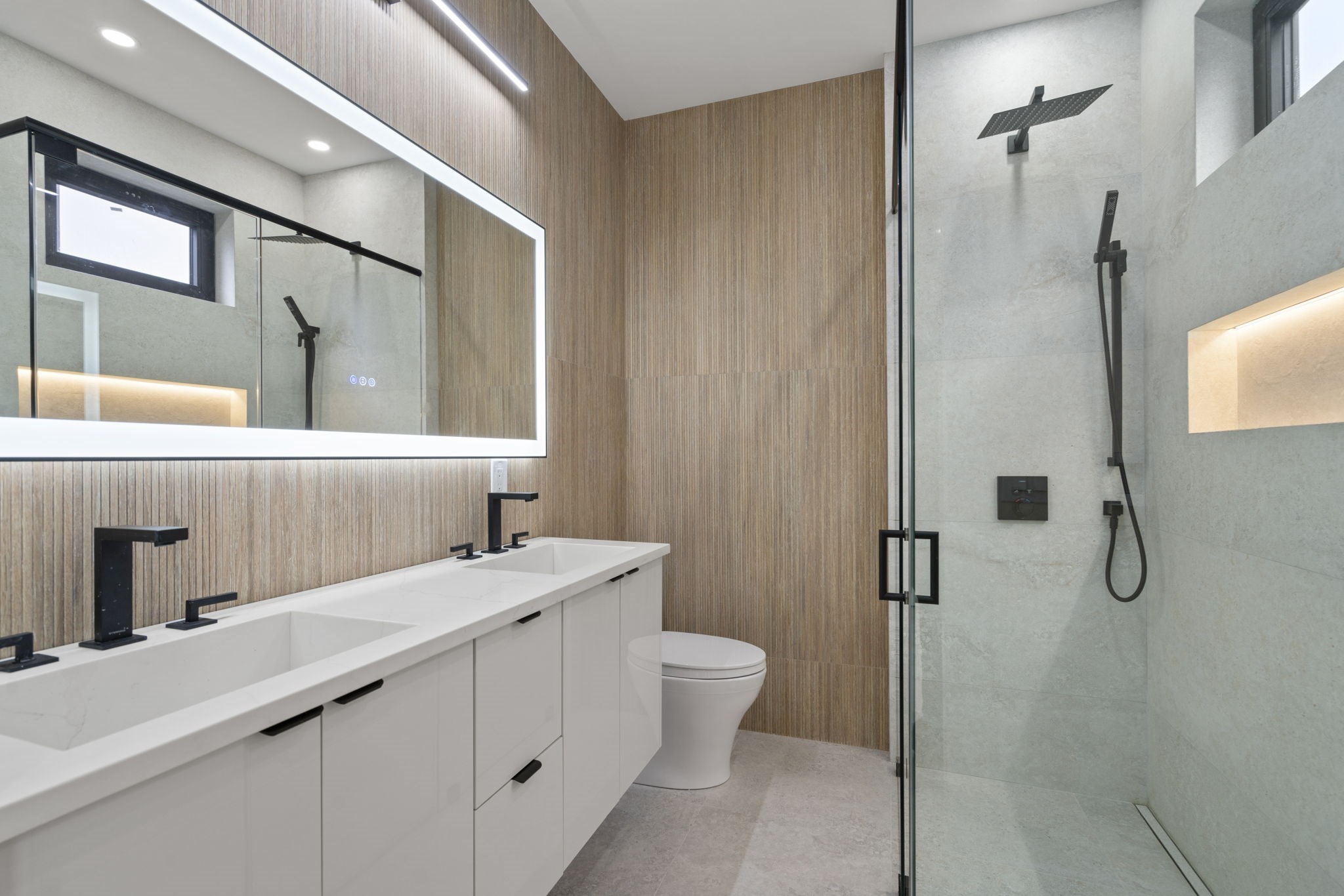 152 W Third # 2