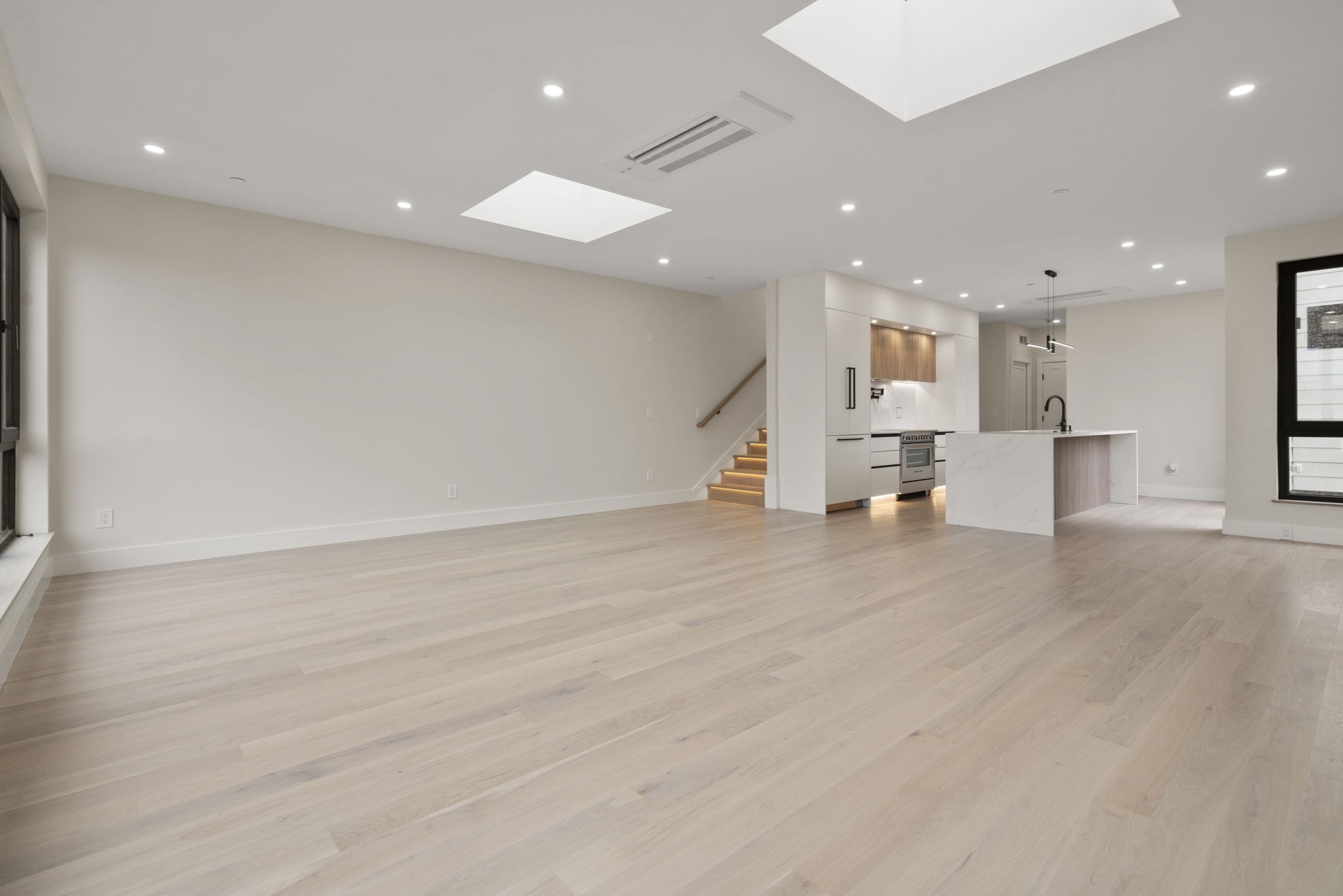 152 W Third # 2