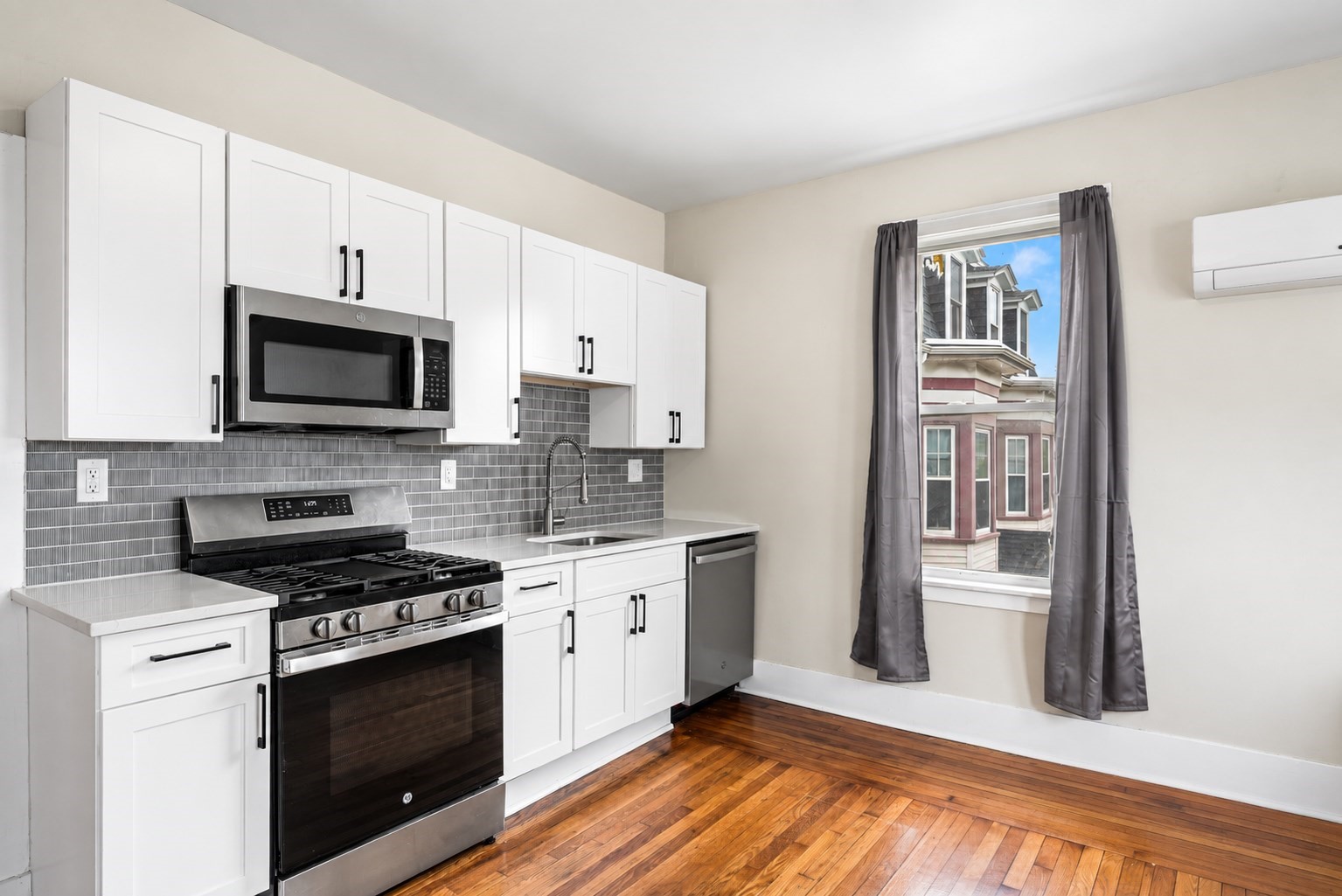 49 West Cottage St