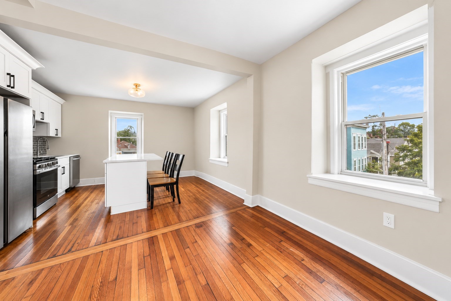 49 West Cottage St