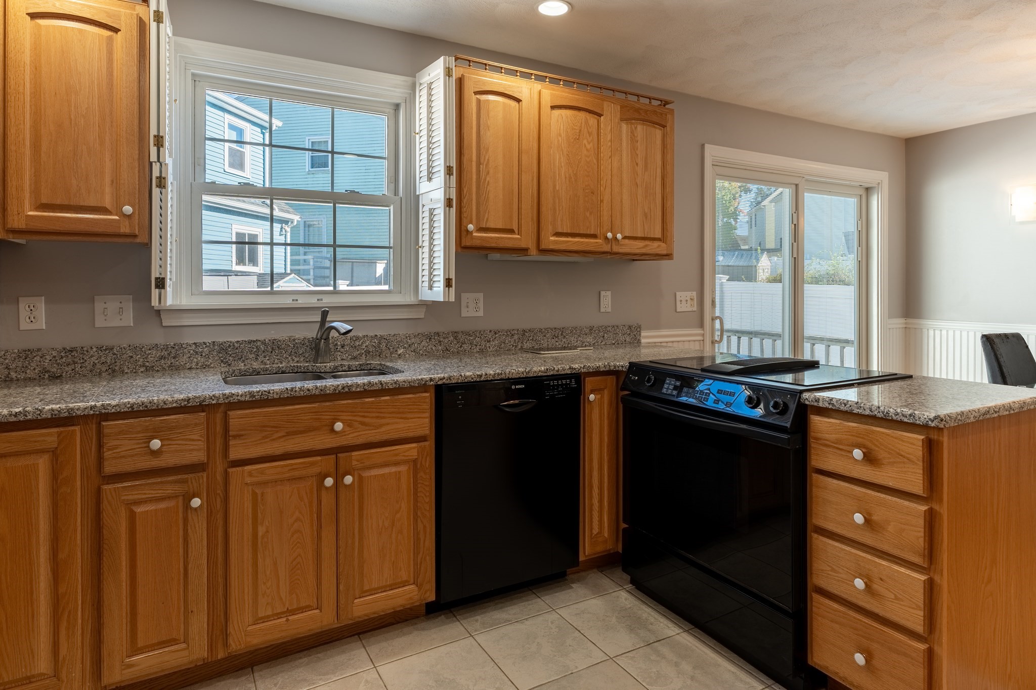 121 Hibiscus Ave