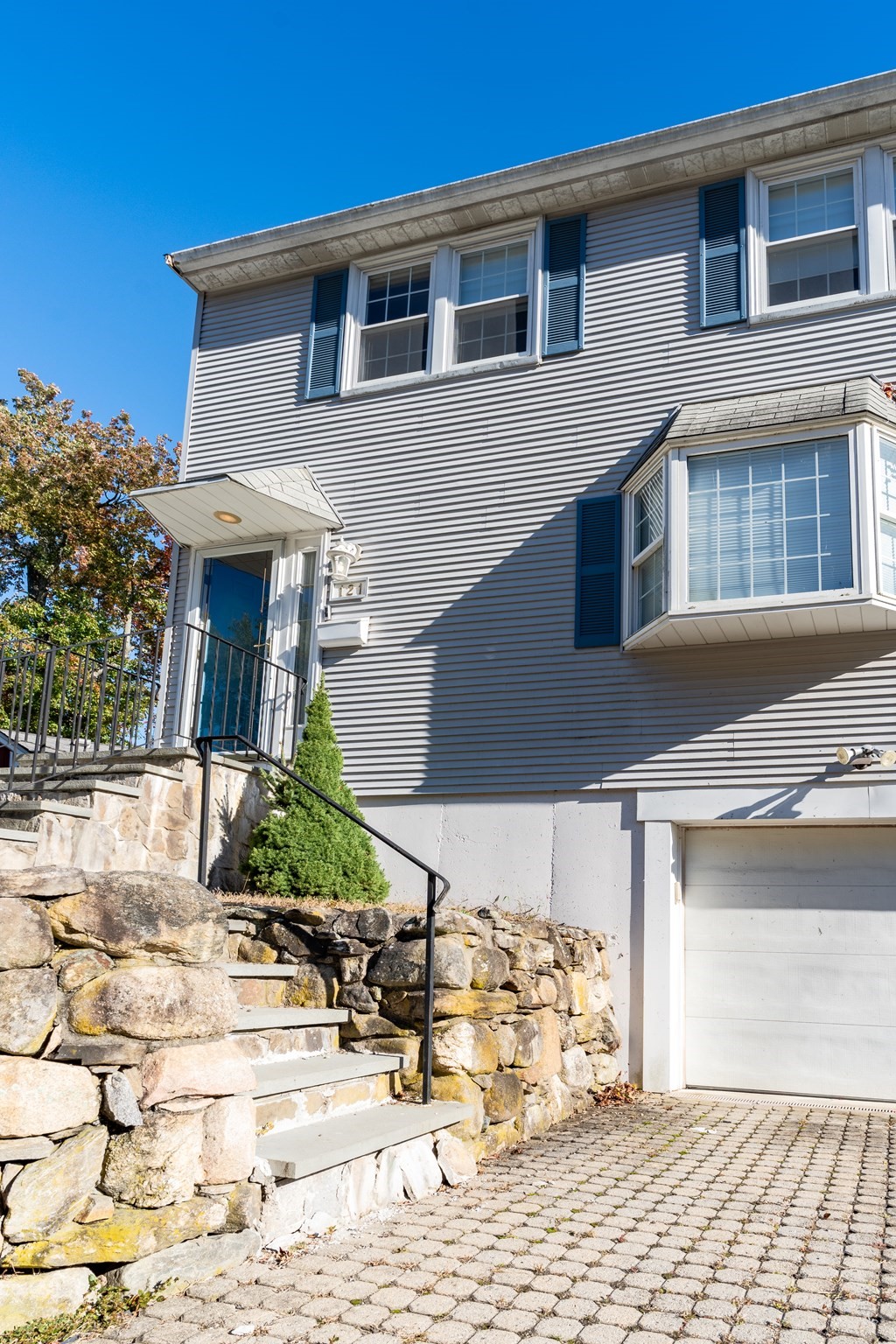 121 Hibiscus Ave