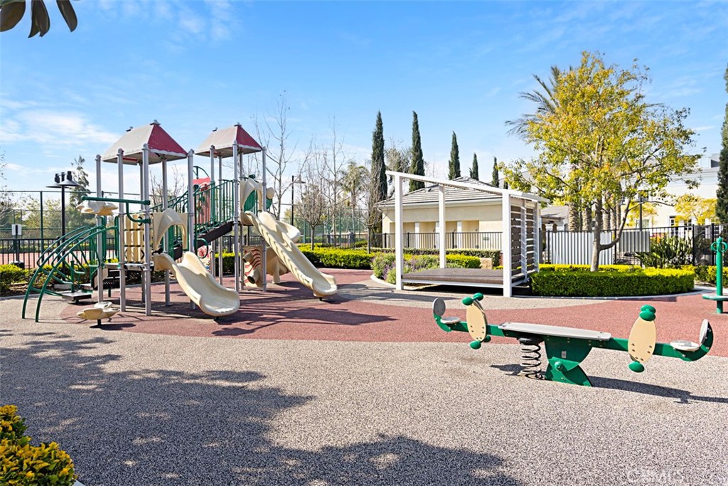 2848 E Clementine Drive