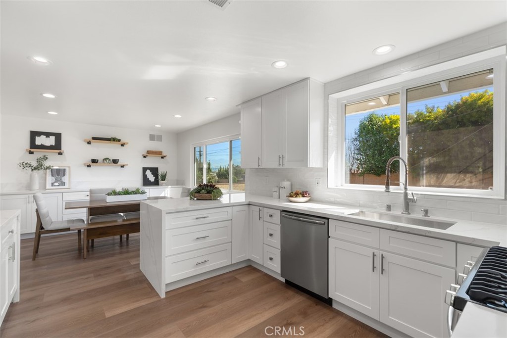 2534 Angelcrest Drive