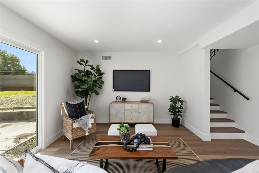 2534 Angelcrest Drive