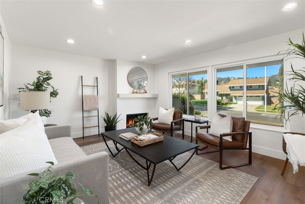 2534 Angelcrest Drive
