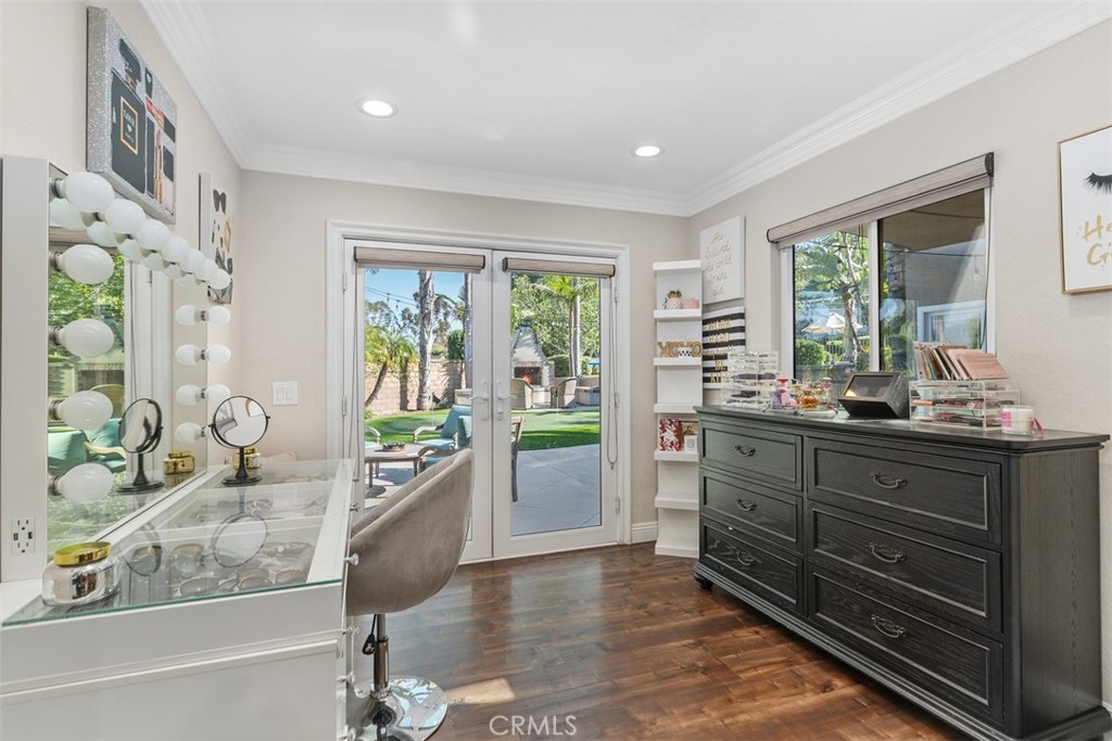5590 Calle Vista Linda