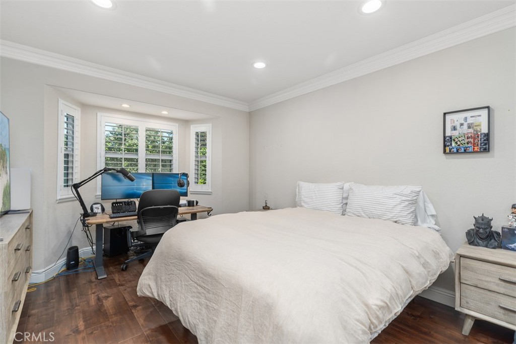5590 Calle Vista Linda