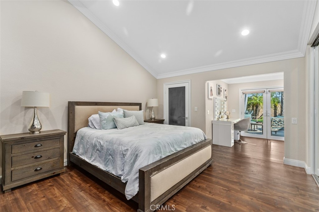 5590 Calle Vista Linda