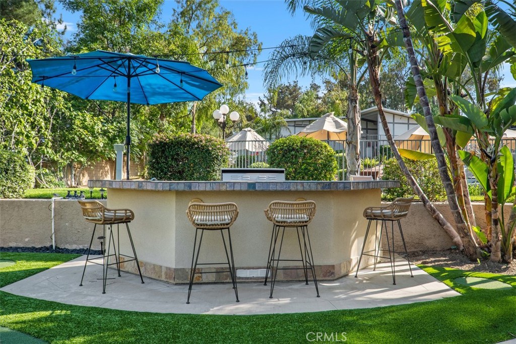 5590 Calle Vista Linda
