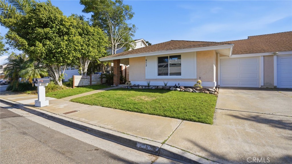 913 Woodlake Drive