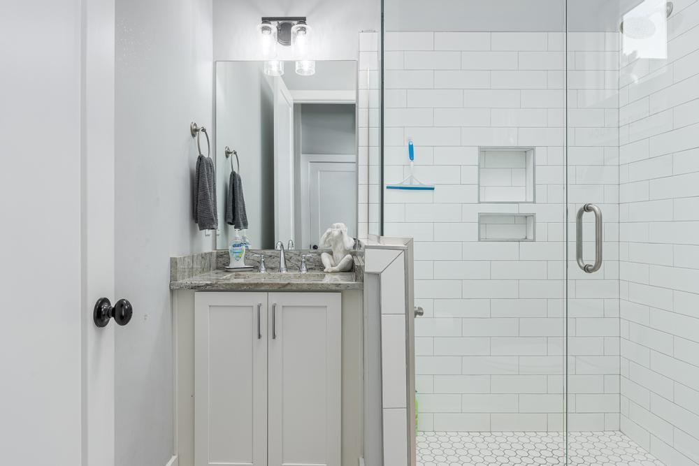 207 W 16th Street