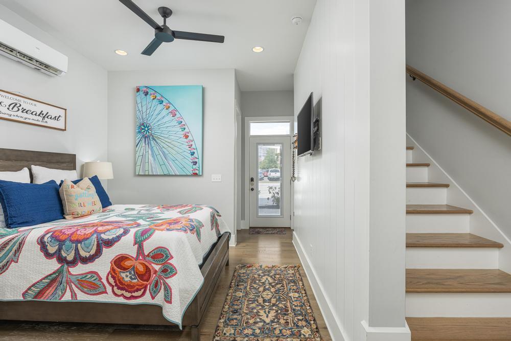 207 W 16th Street