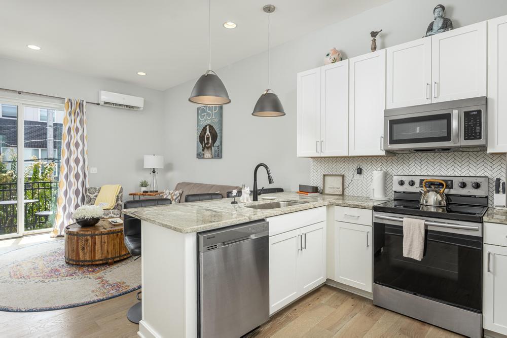 207 W 16th Street