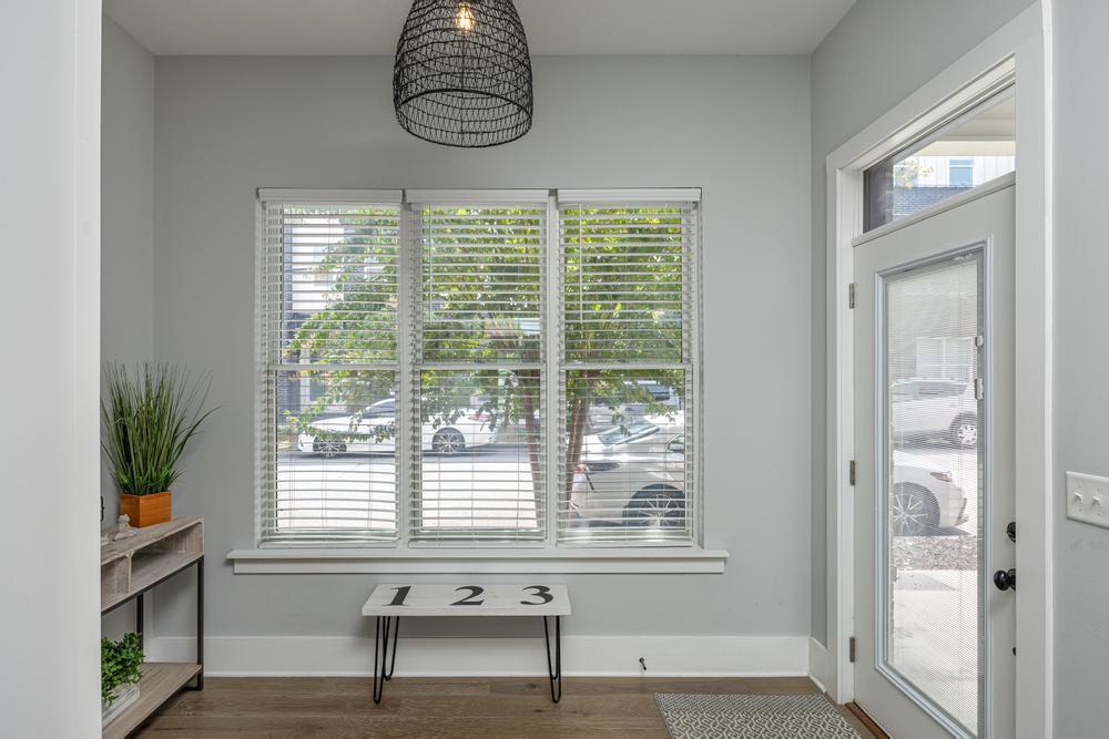 207 W 16th Street
