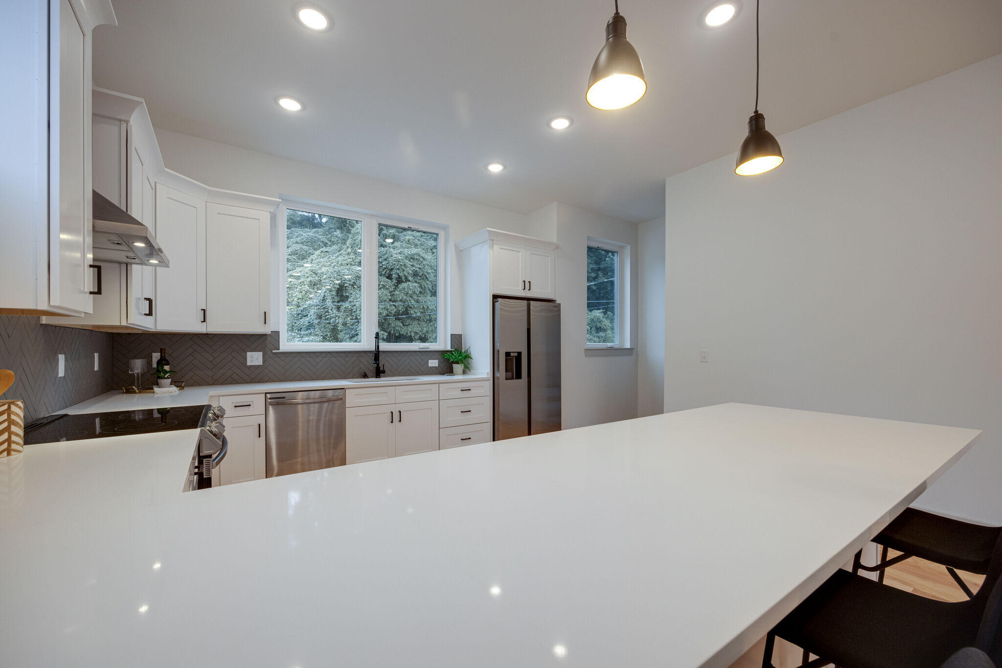 724 W Bell, #110 Avenue