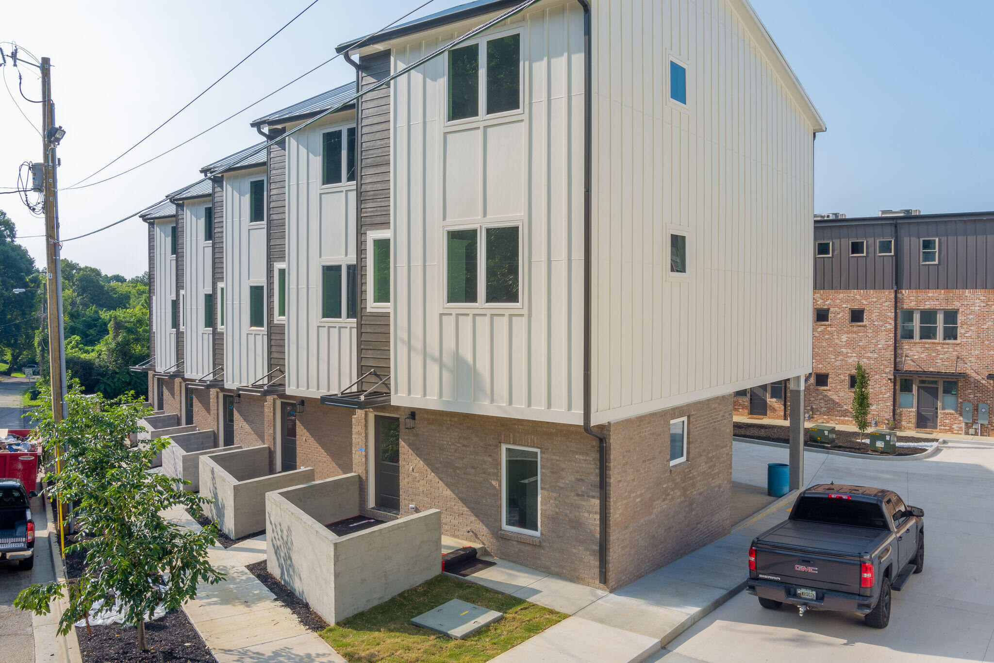 724 W Bell, #110 Avenue