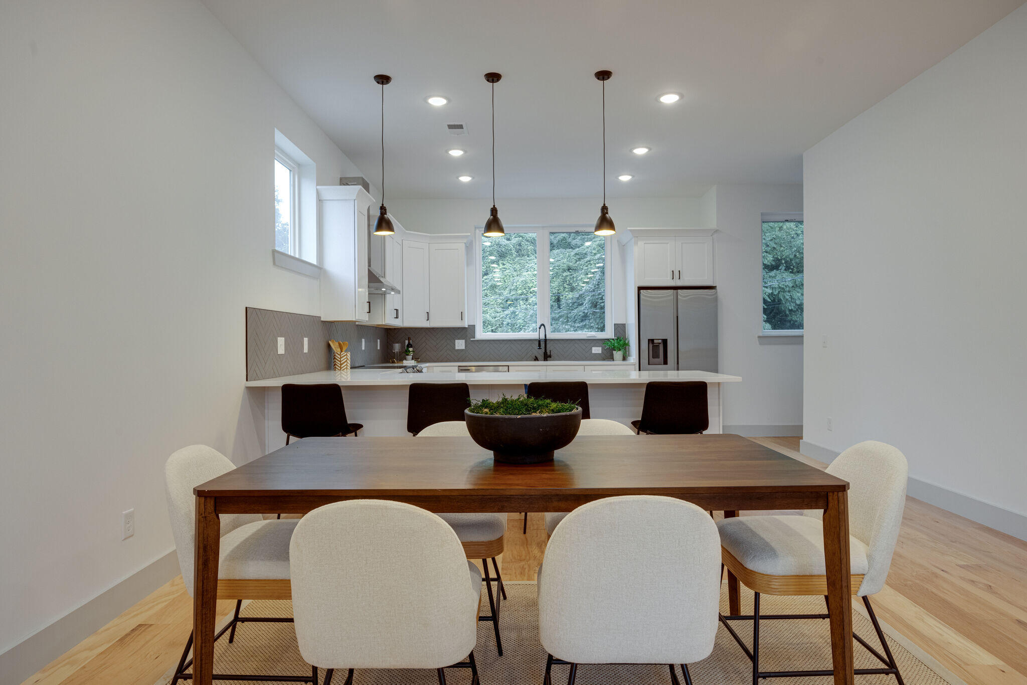 724 W Bell, #110 Avenue