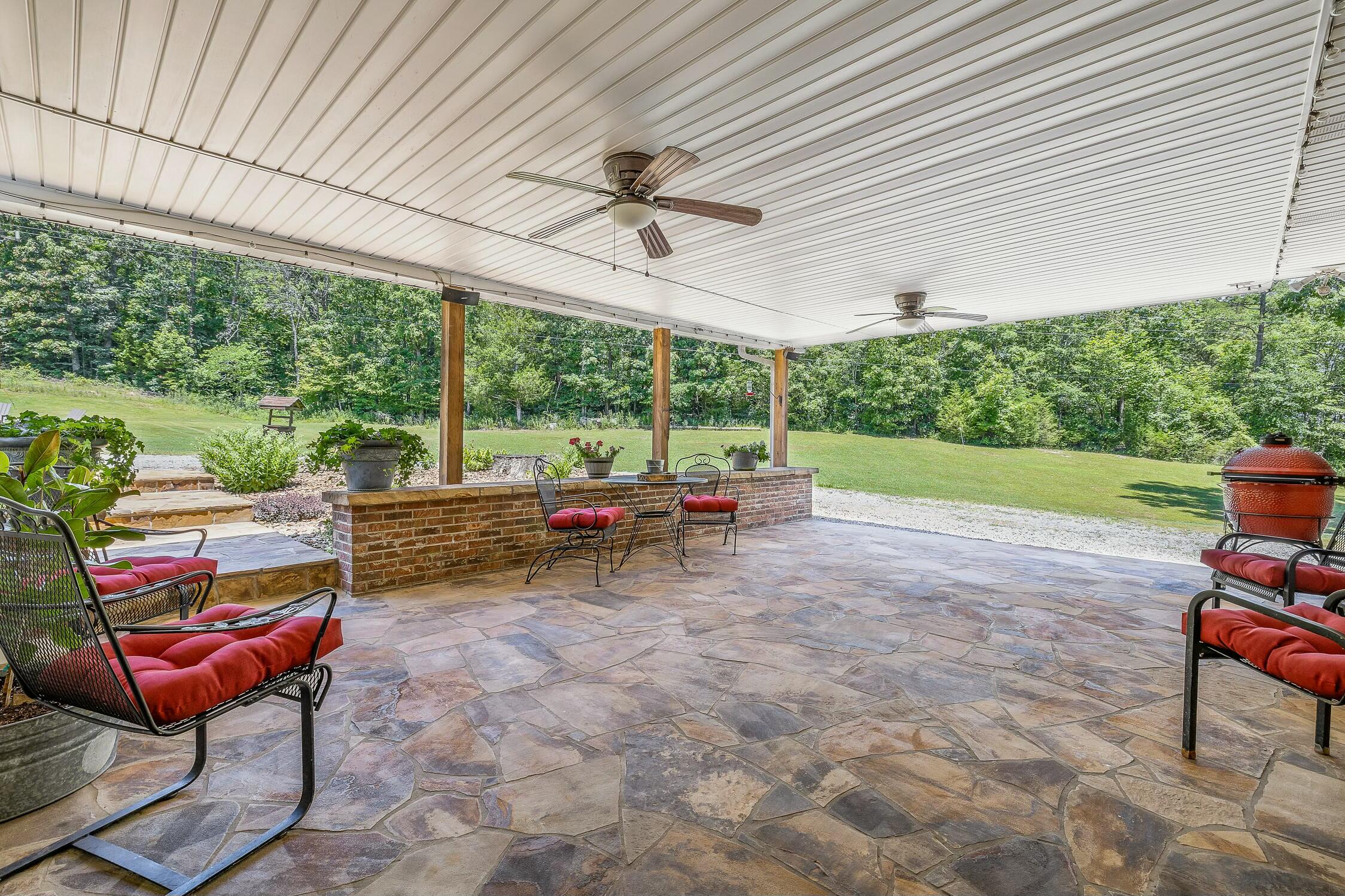 100 Sweetgum Avenue