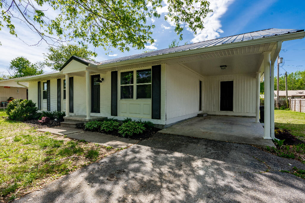 122 Pledger Street, LaFayette