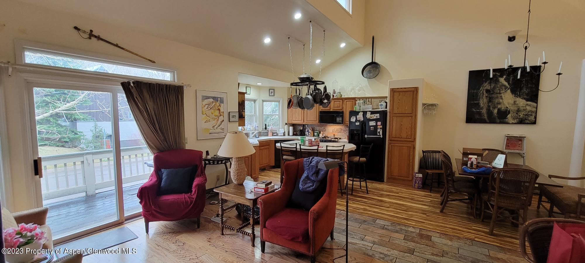 1528 MOCKINGBIRD Lane, 7B