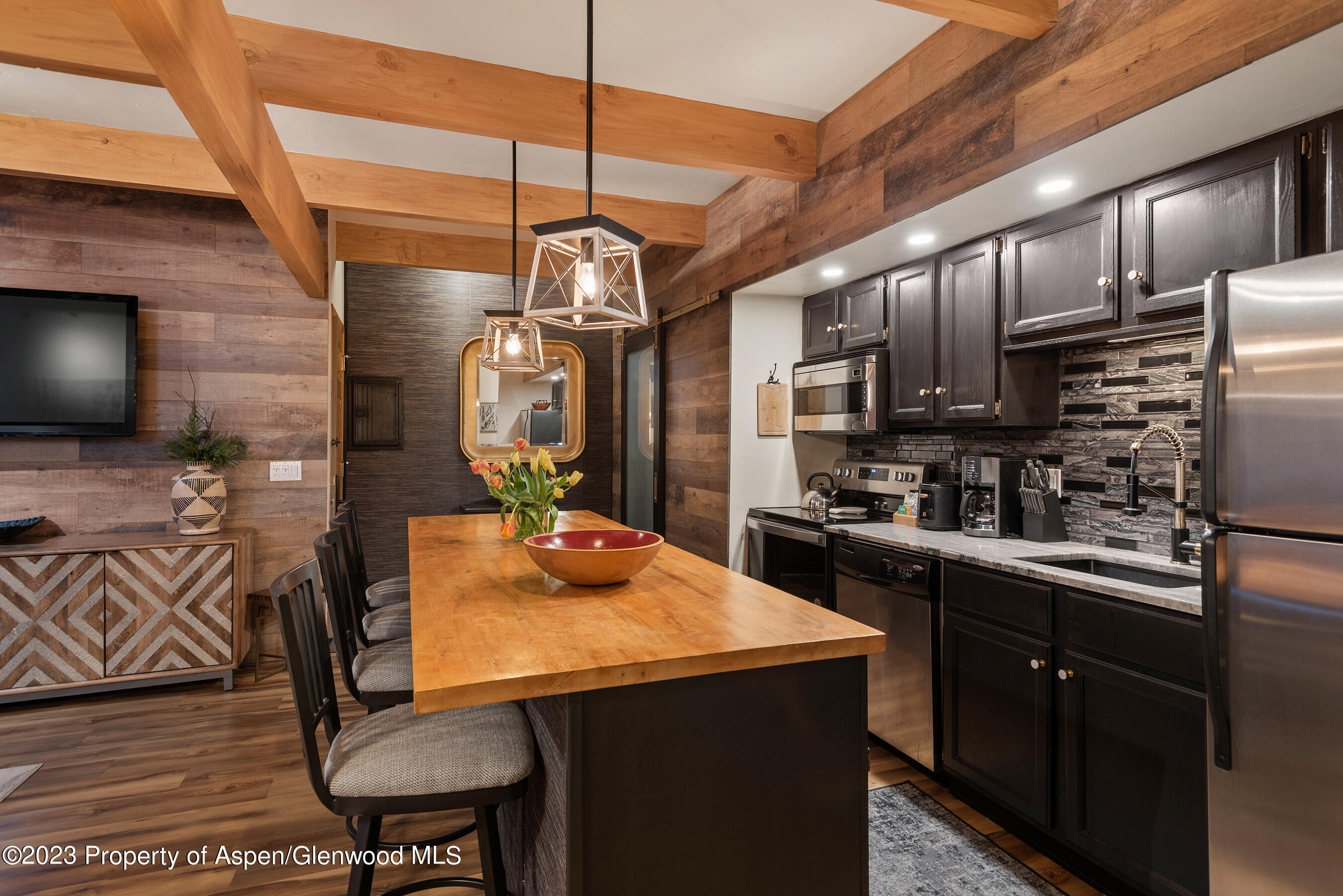 690 Carriage Way, A2C