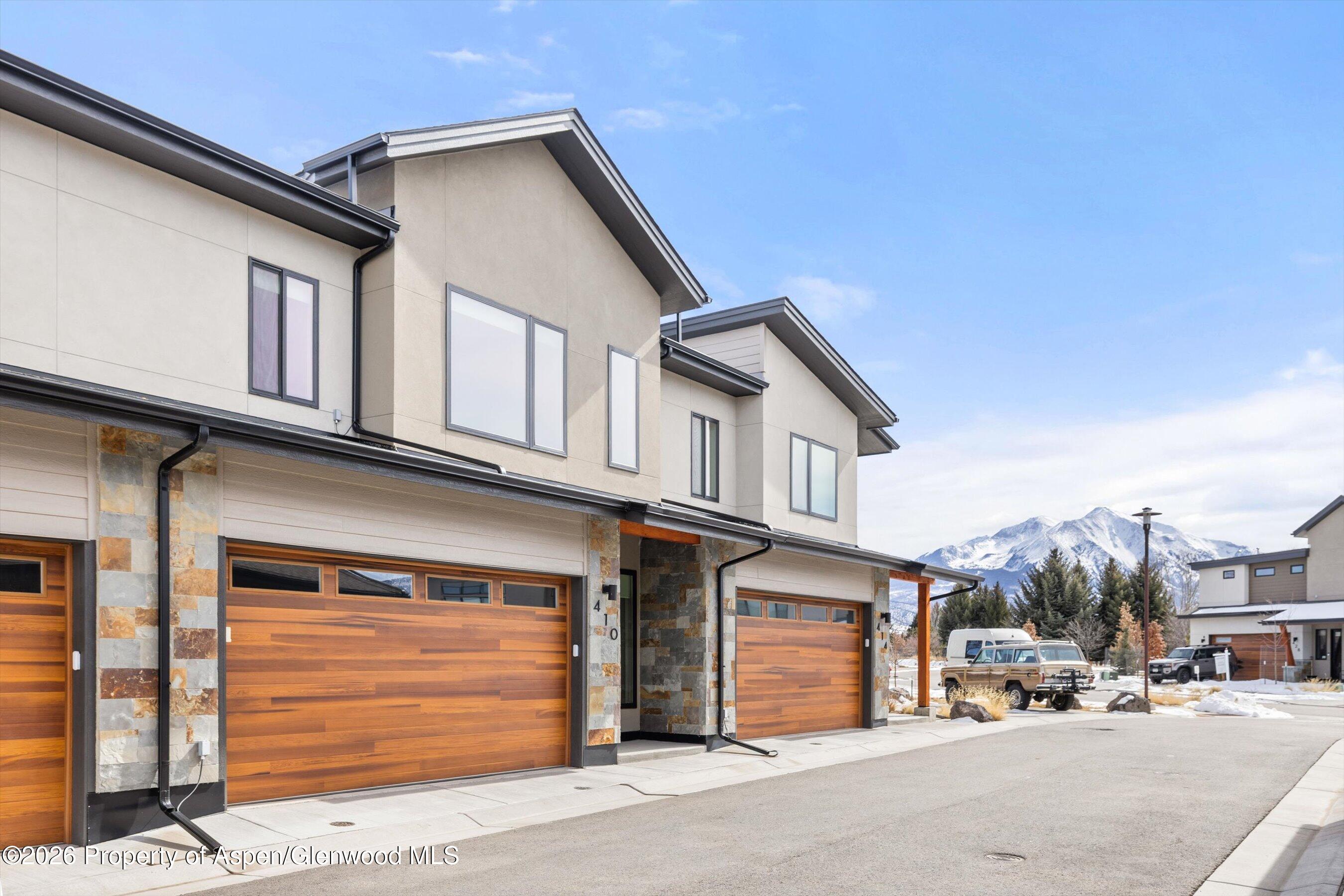 410 Jewels Lane