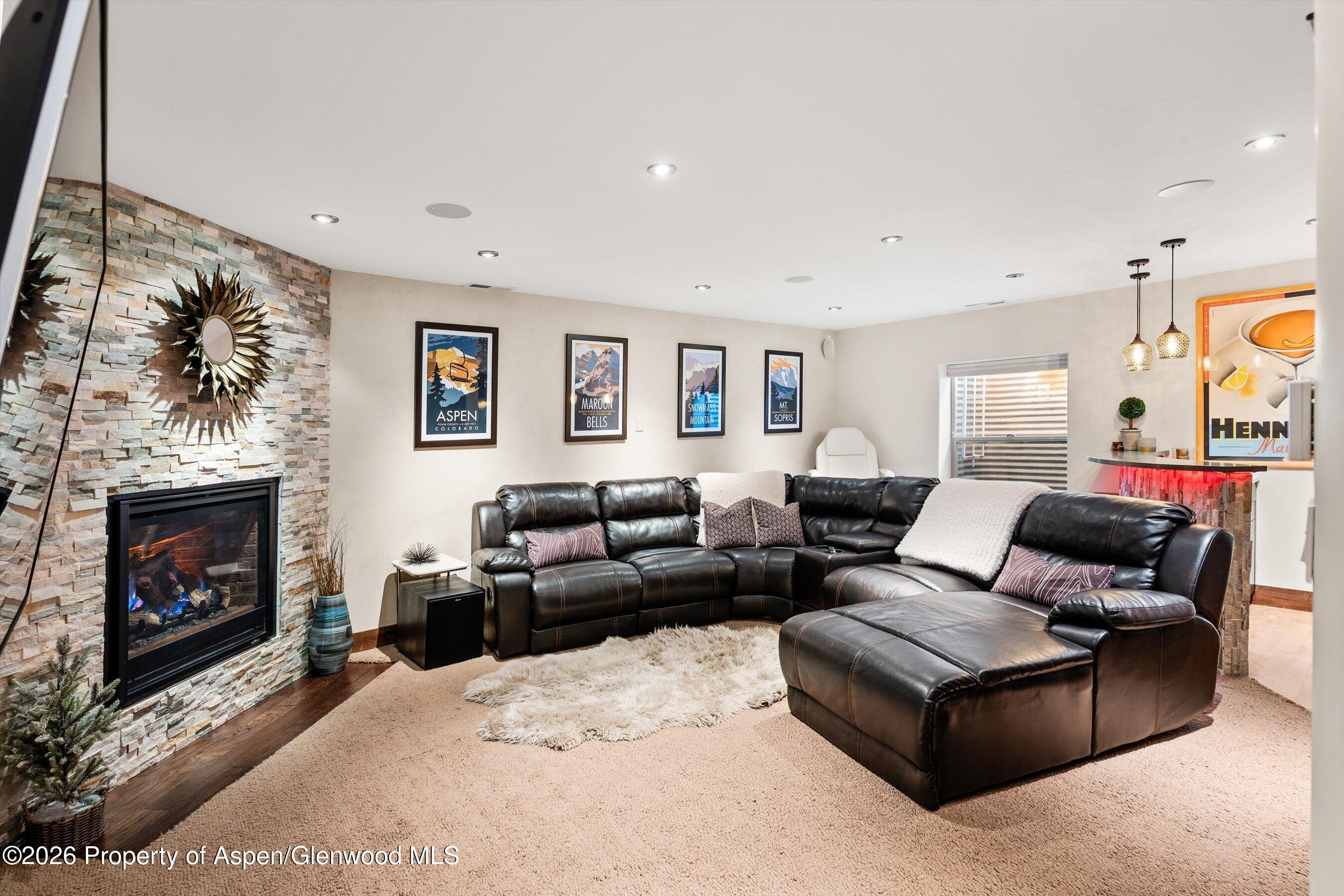 63 Cliff Rose Way
