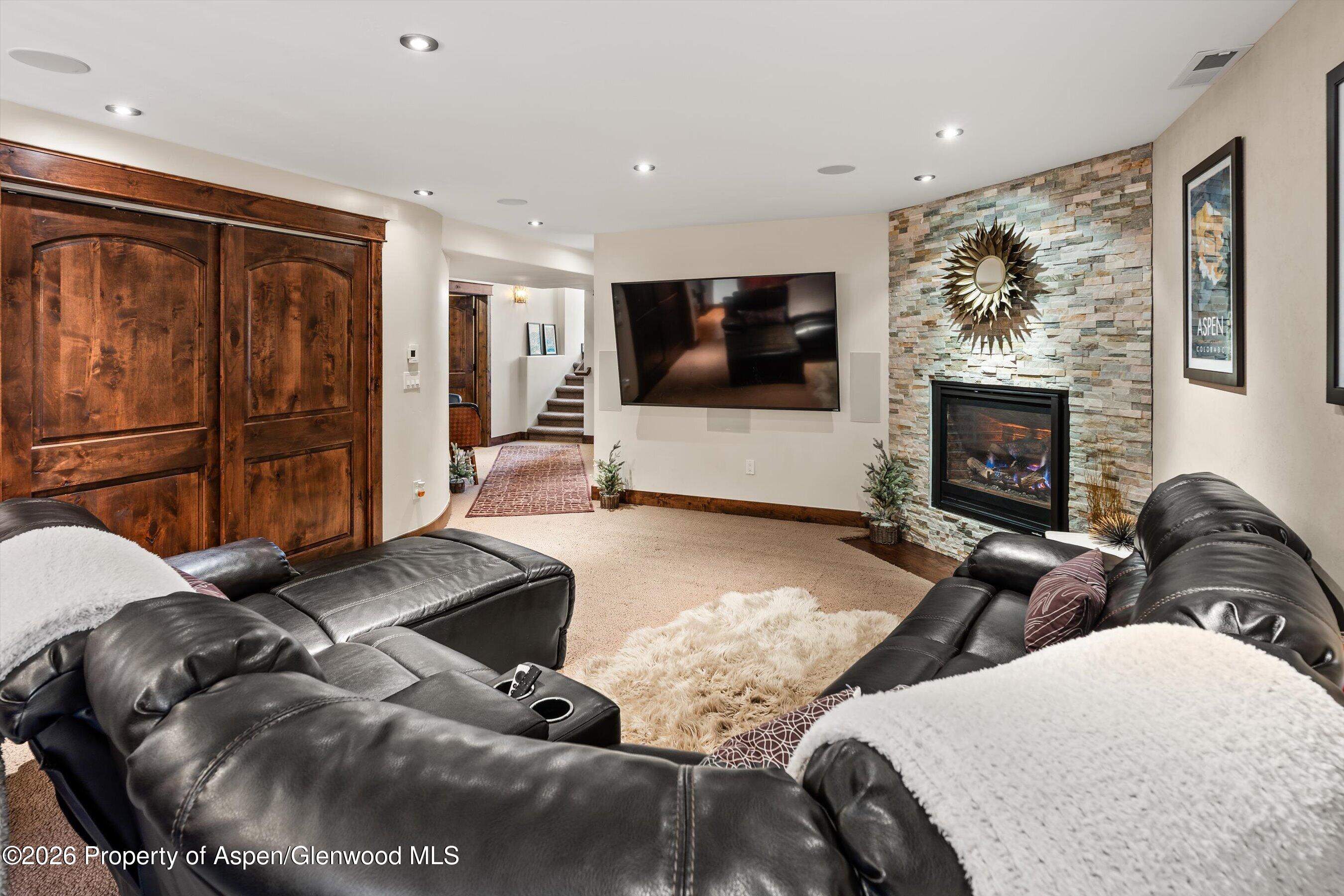 63 Cliff Rose Way