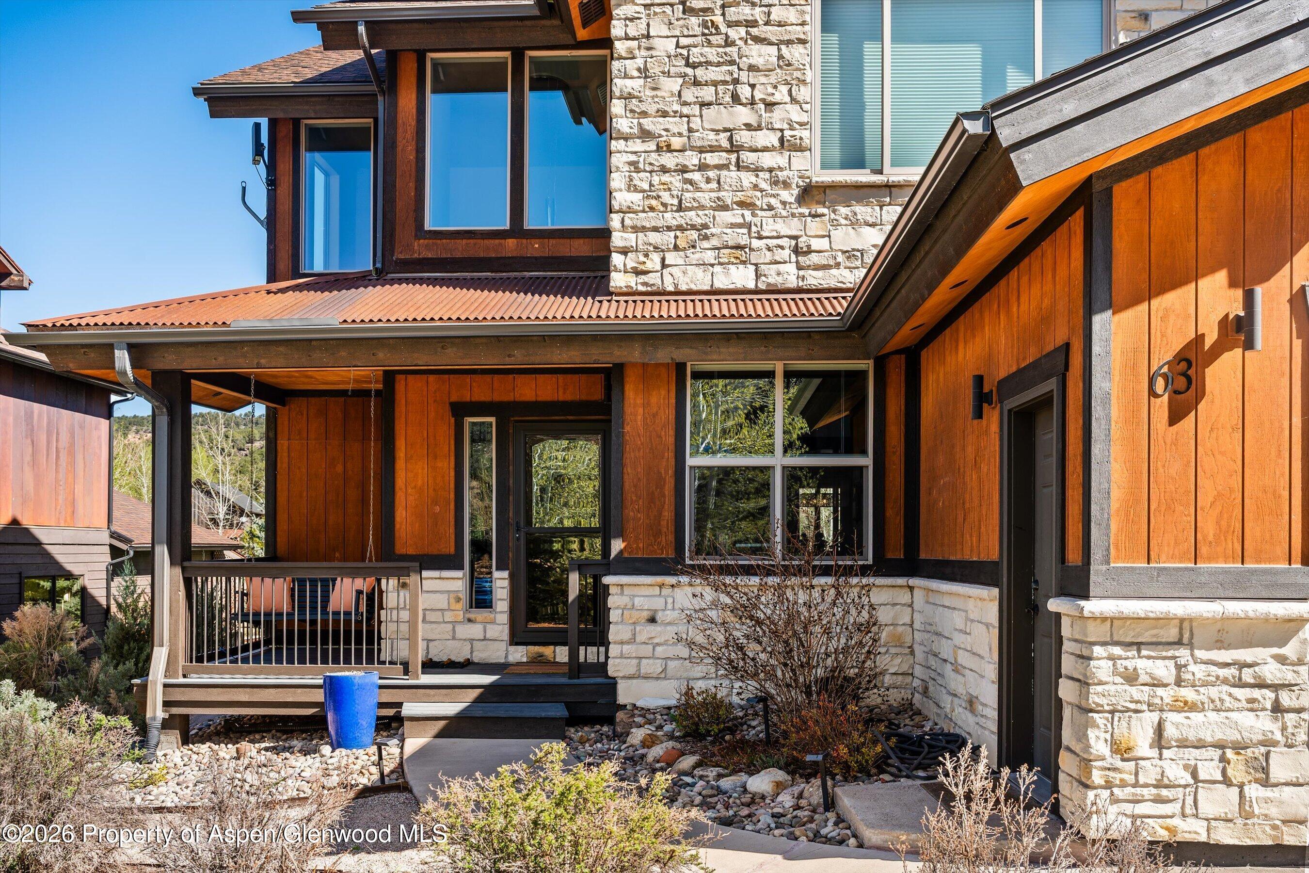 63 Cliff Rose Way