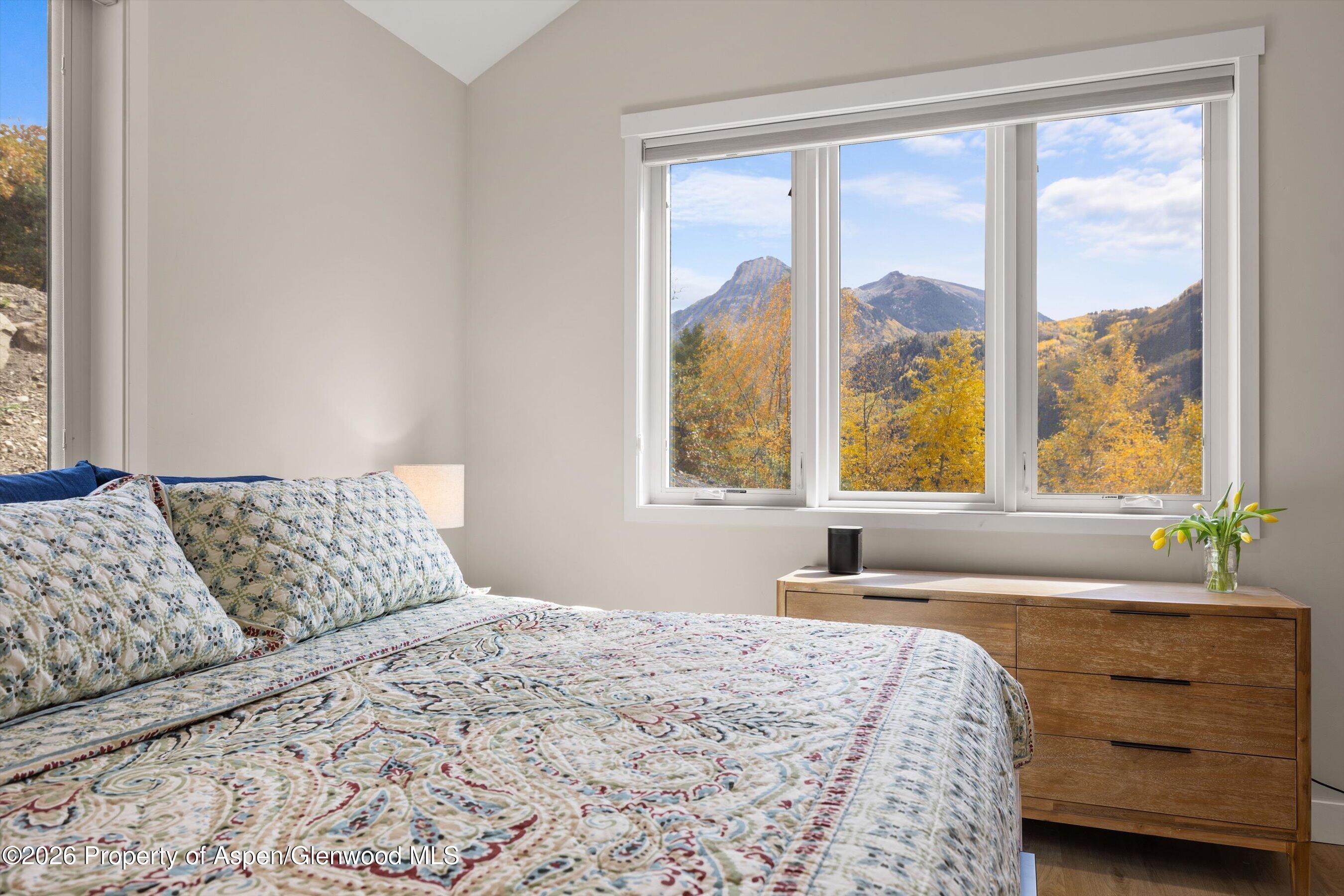 787 Serpentine Trail