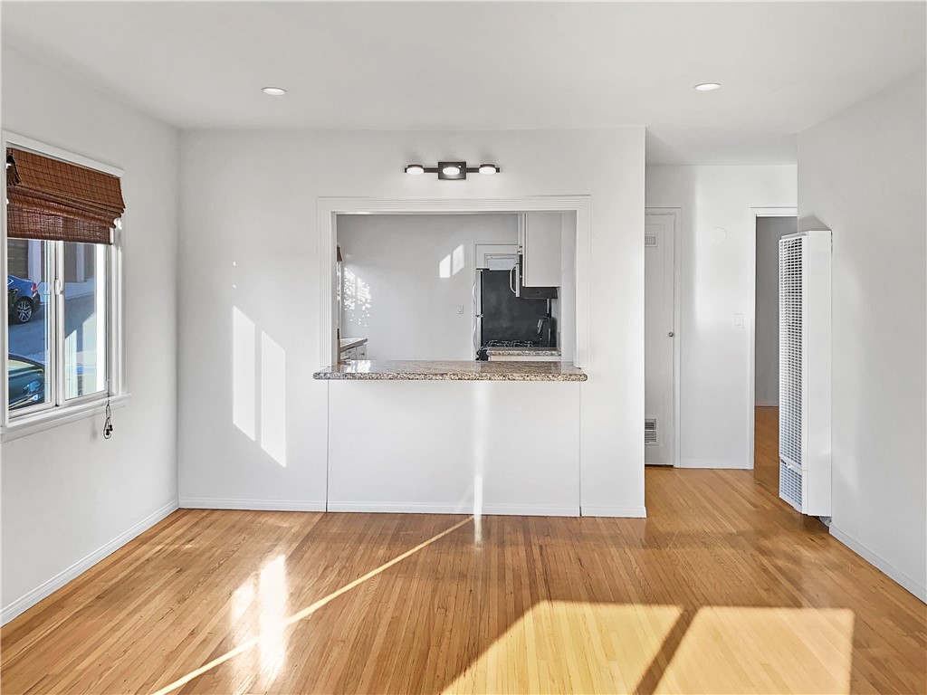 3418 Manhattan Avenue