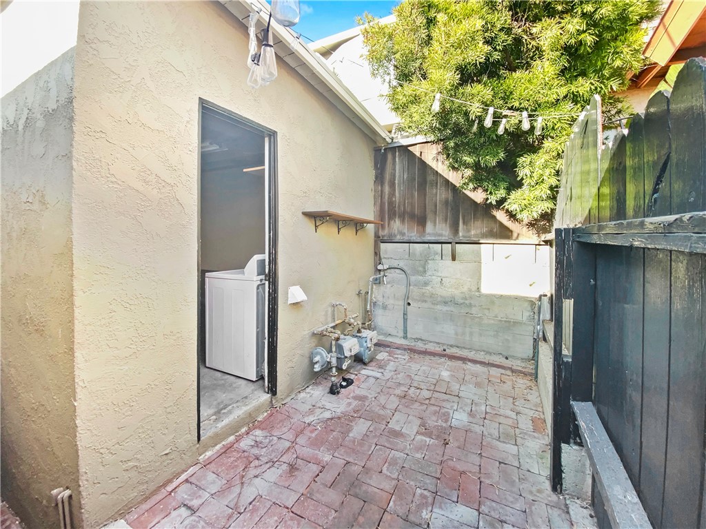 3418 Manhattan Avenue