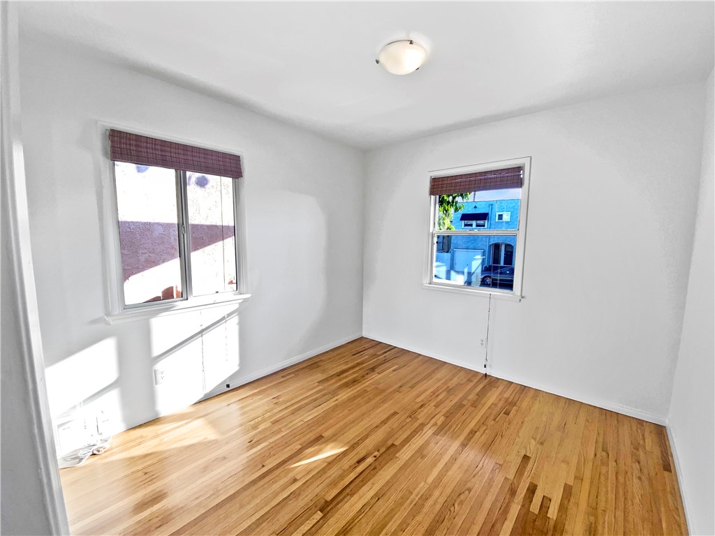 3418 Manhattan Avenue