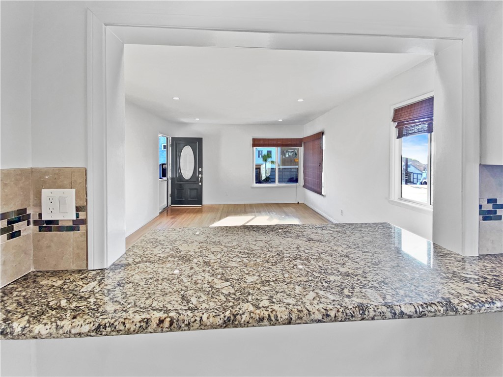 3418 Manhattan Avenue