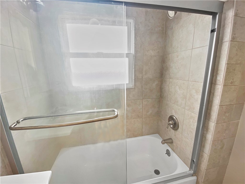 3418 Manhattan Avenue