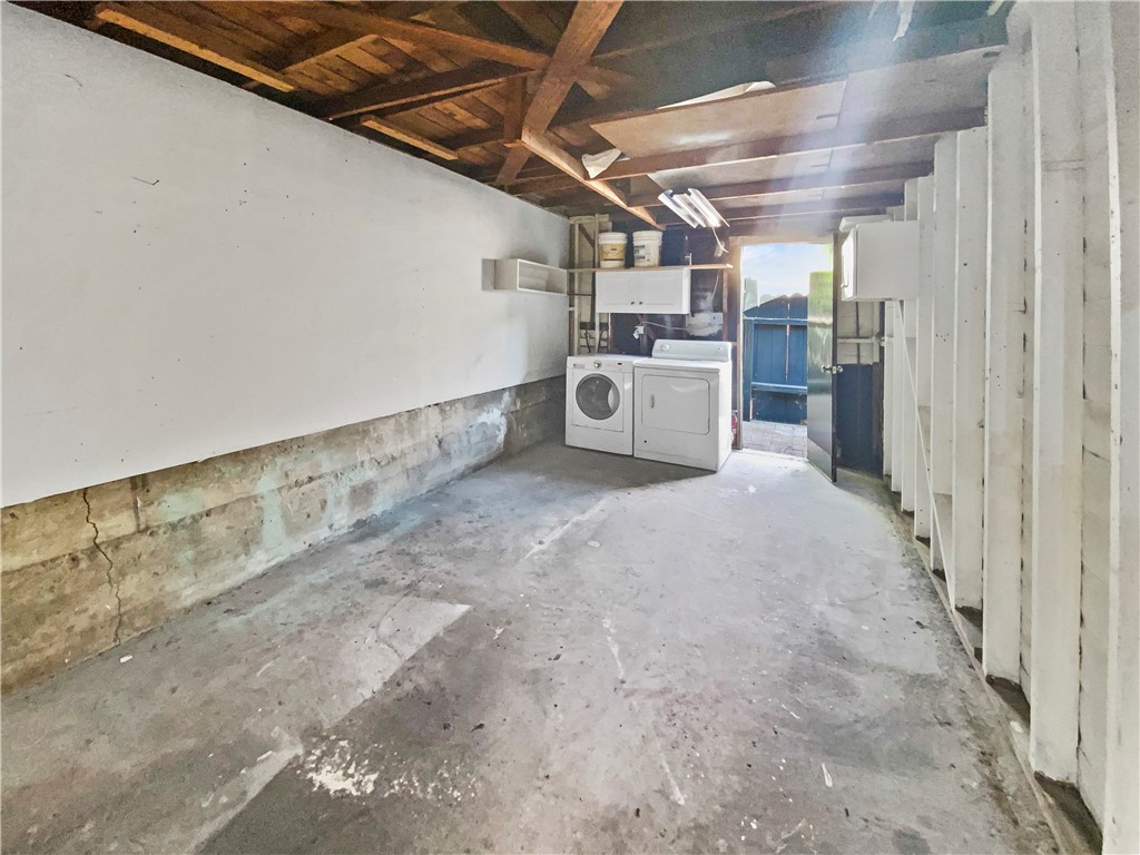 3418 Manhattan Avenue