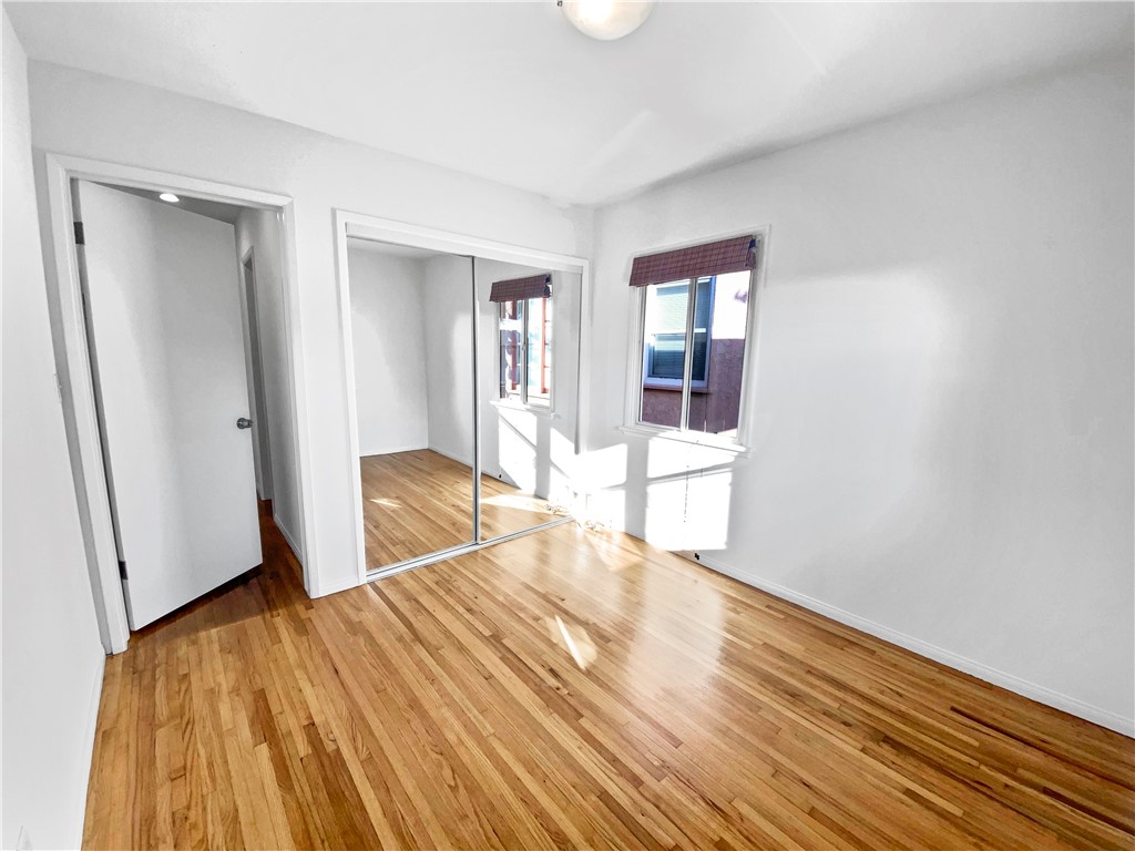 3418 Manhattan Avenue