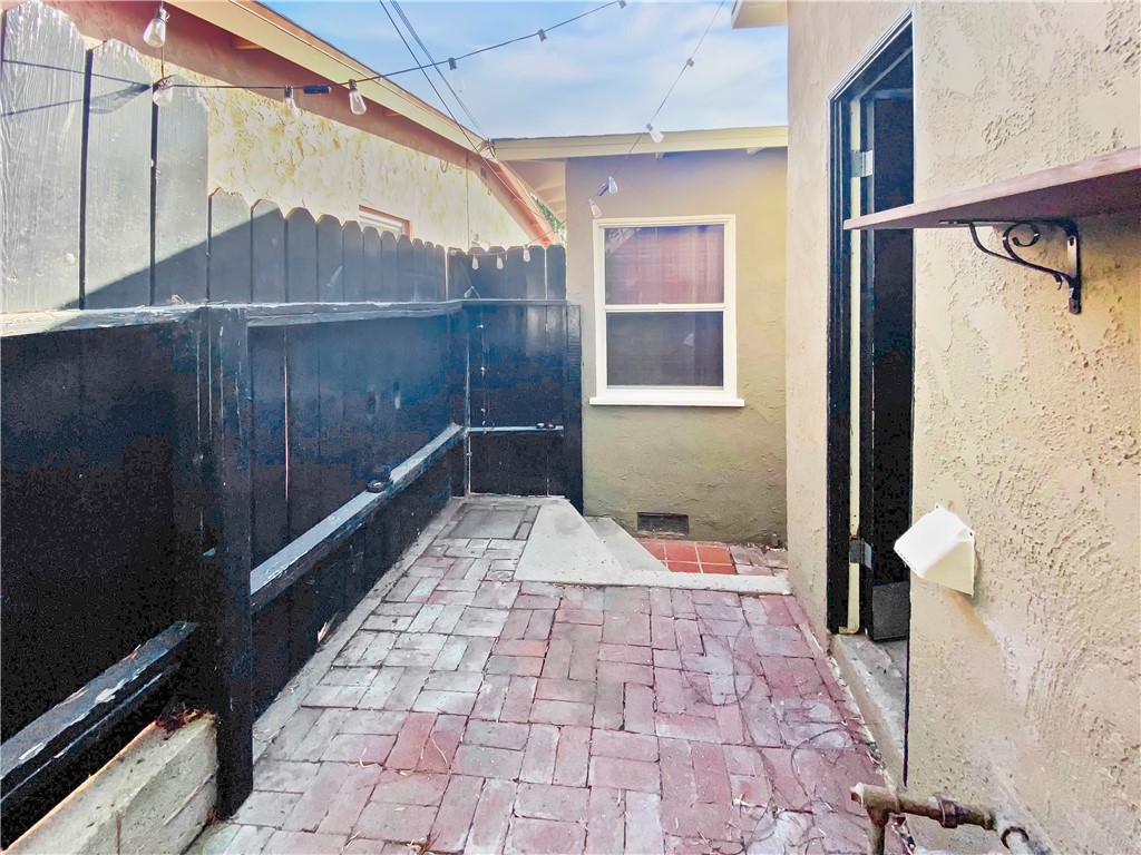 3418 Manhattan Avenue