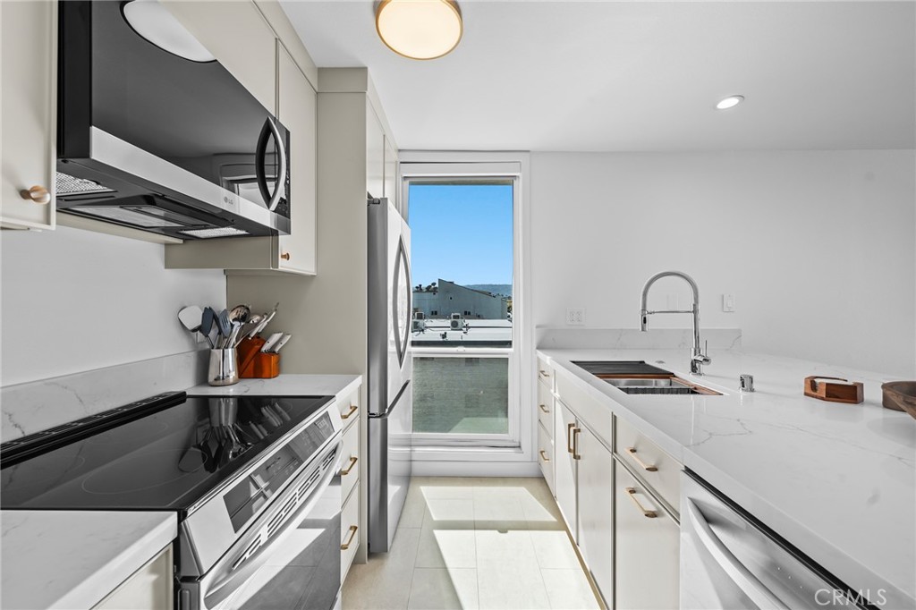 404 Hermosa Avenue 5