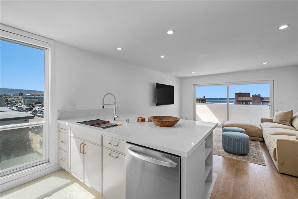 404 Hermosa Avenue 5