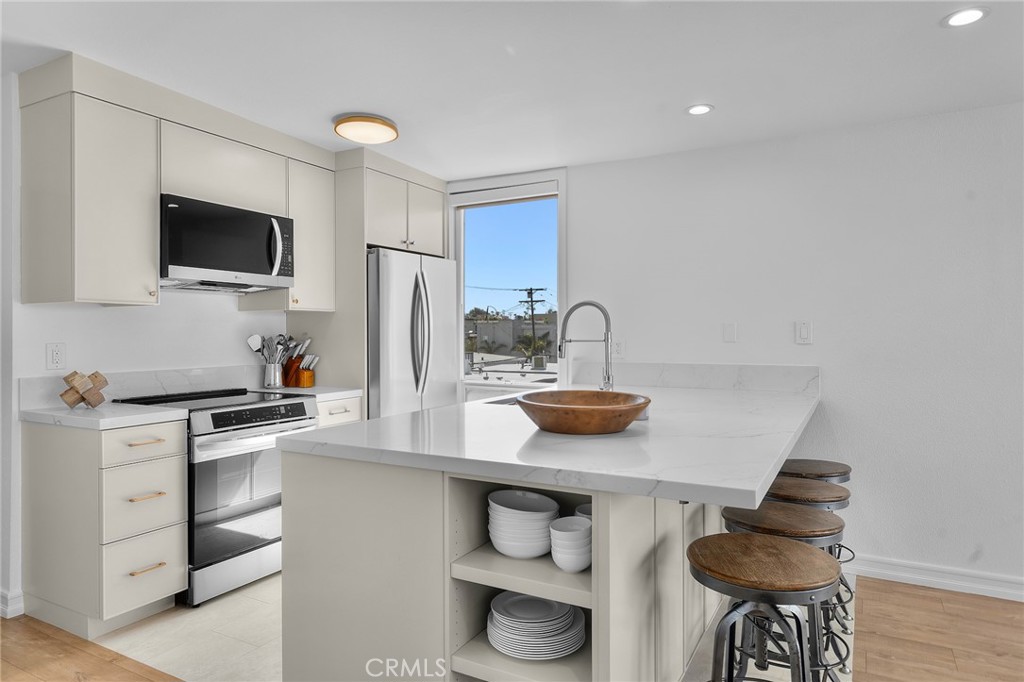404 Hermosa Avenue 5