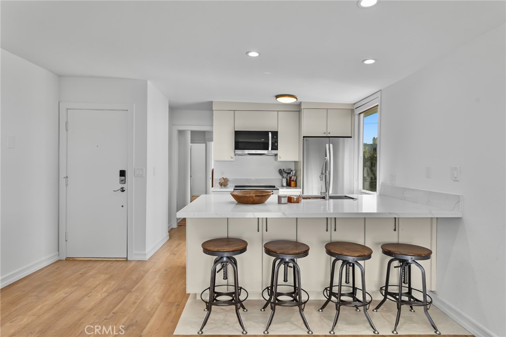 404 Hermosa Avenue 5