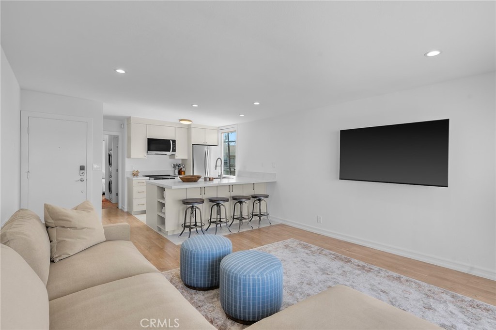 404 Hermosa Avenue 5