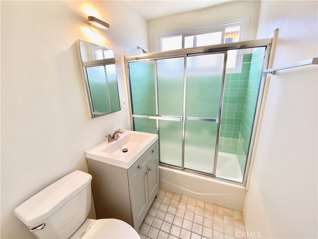 2231 Hermosa Avenue 1