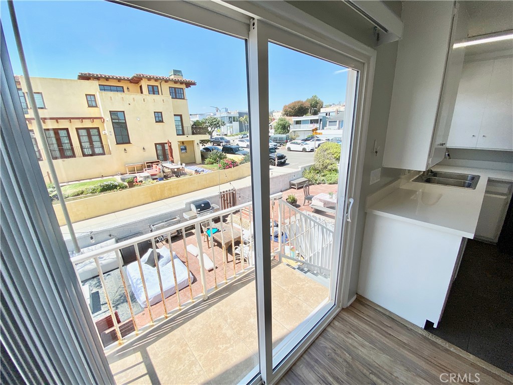 2231 Hermosa Avenue 1