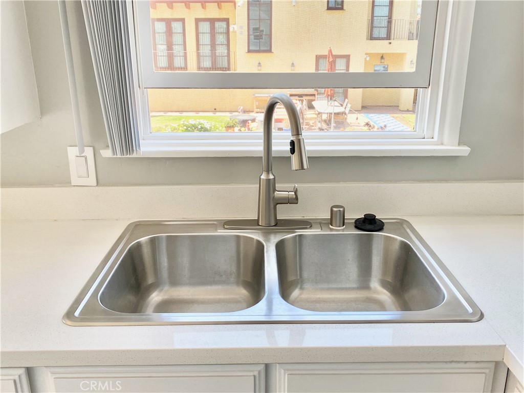 2231 Hermosa Avenue 1