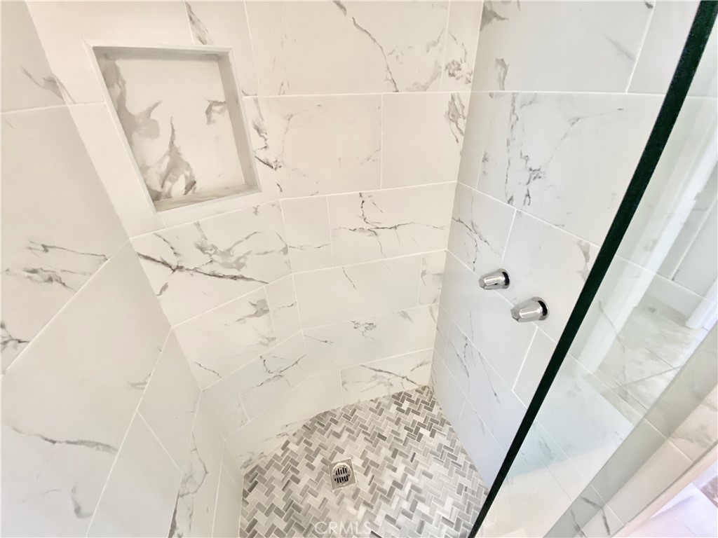 2231 Hermosa Avenue 1