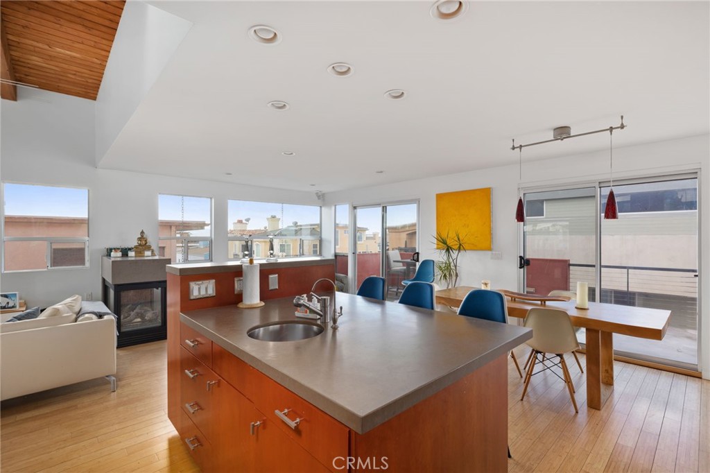 701 Loma Drive