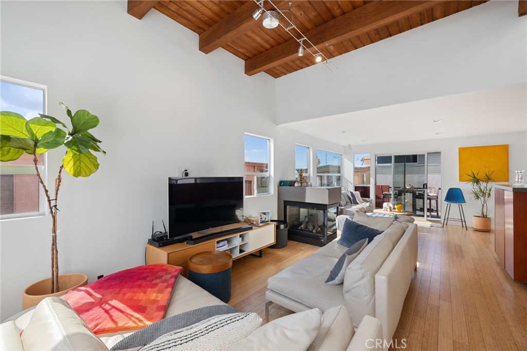 701 Loma Drive